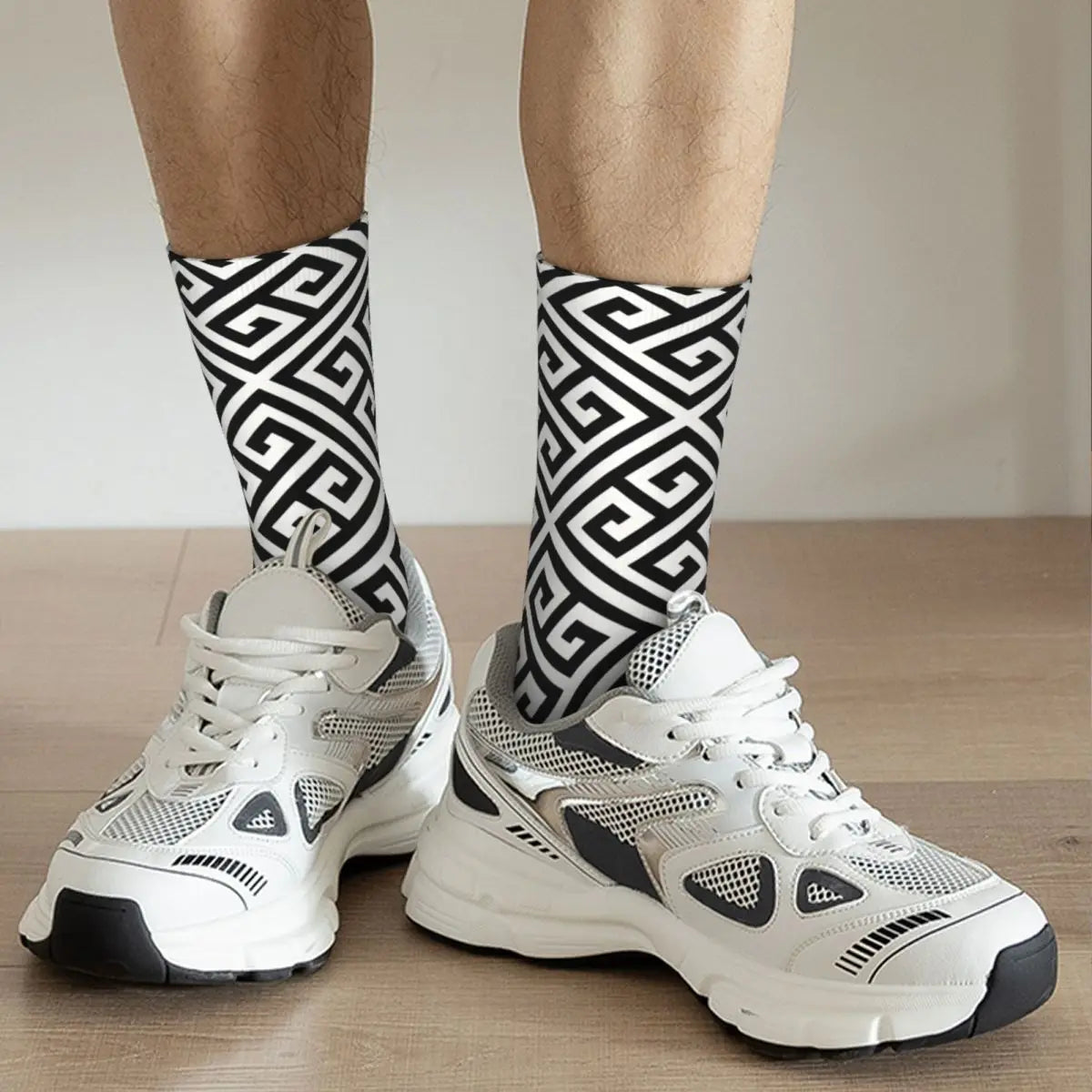 Men Black And White Vintage Greek Meander Seamless Pattern Printed Crew Sock