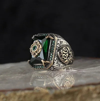New European and American Green Gem Inlaid Men's Luxury Retro Rings
